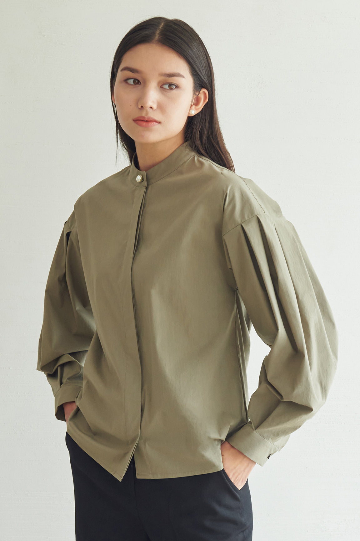 Pearl button no collar blouse - Khaki